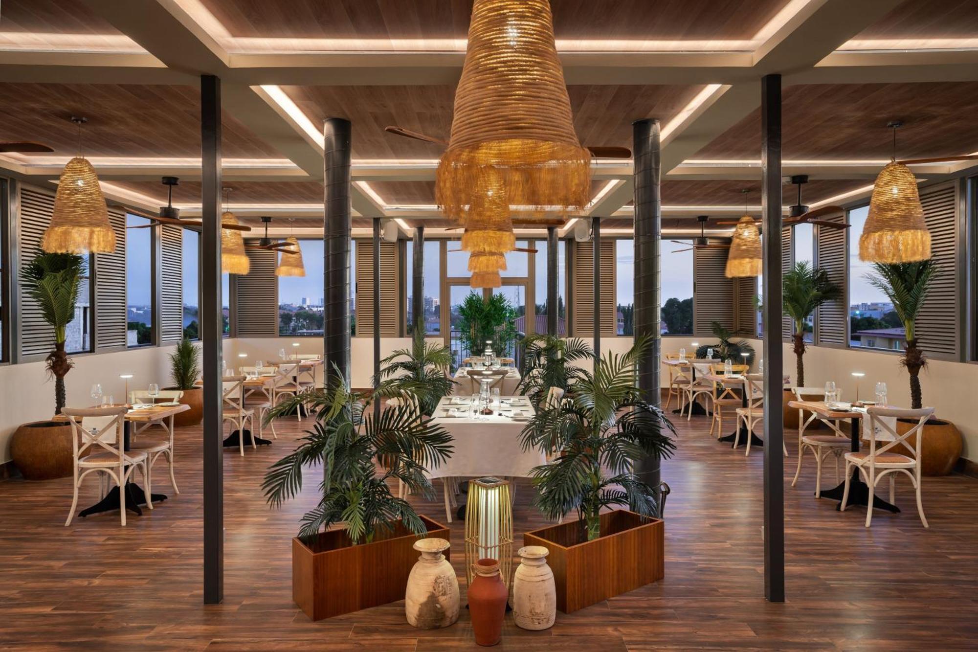 Protea Hotel By Marriott Luanda Buitenkant foto